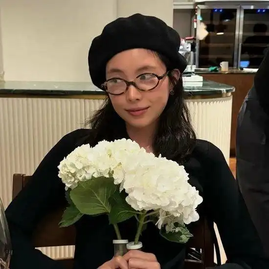 春日赏花拍照小技巧更新你的刘亦菲抱花照
