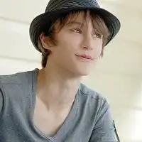 英伦范qq男生头像英伦贵族气质帅哥
