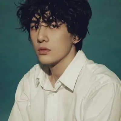 2023高颜值清冷男生头像
