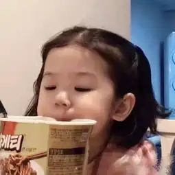 我好喜欢你,像吃辣条不看日期
