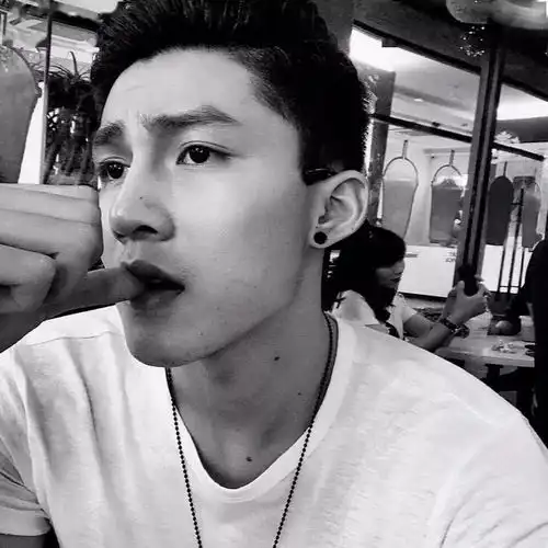 宝贝该换微信头像啦
