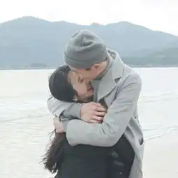 深拥的情侣头像任时光匆匆离去我只稀罕你
