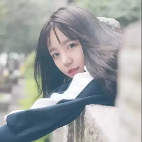 思念成疾,我就在这里等风也等你
