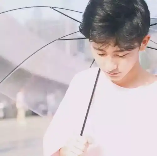 男生头像你站在桥上看风景,看风景人在楼上看你
