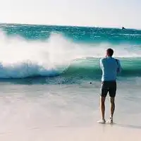 qq头像男生看海
