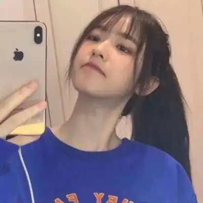 世间的温柔皆如干净的云朵和你
