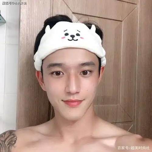 这个足球天才帅到犯规,靠奶狗颜爆红ins,宽肩窄臀颜值不输爱豆
