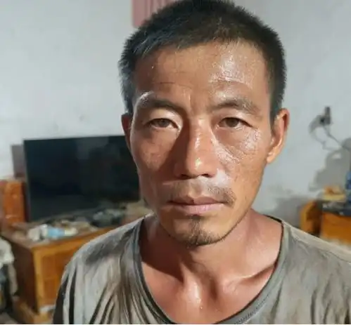 儿子被拐一月找回却不说话,心理医生催眠让其开口,我提刀冲向隔壁

