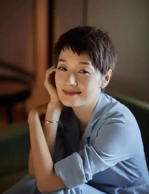 马伊琍和她背后的男人大8岁管虎娶了闺蜜,小8岁文章出轨姚笛
