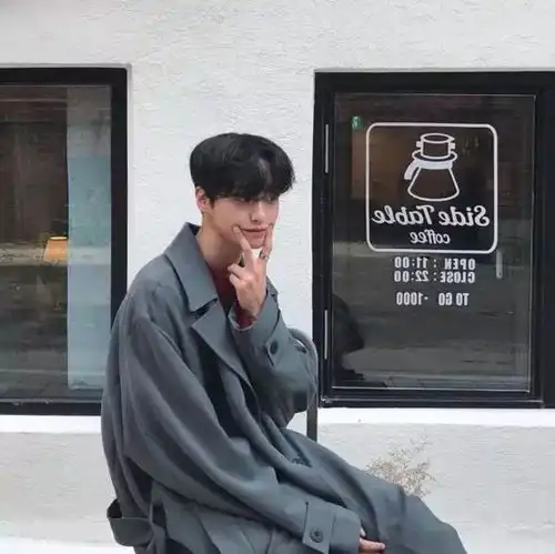 男生头像因为脚在走心却不变
