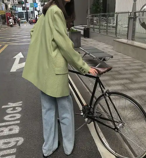 性价比之王通勤白衬衫烟管裤,还有质感飙升的风衣和乐福鞋
