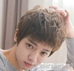 四方国字脸男生最佳发型推荐
