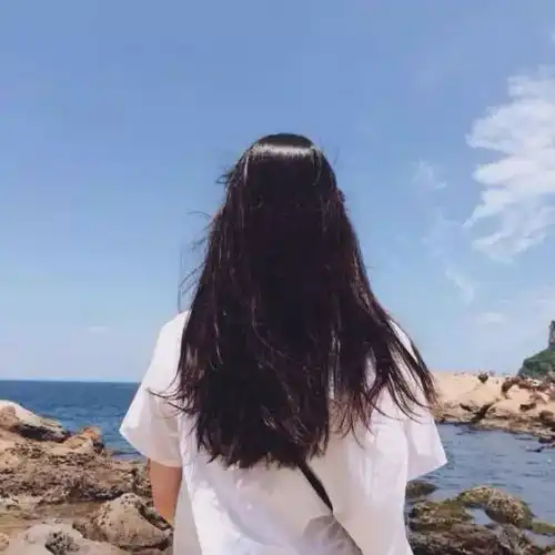 第一眼喜欢哪条黑裙子,测你的性格特征,准爆
