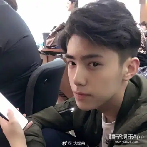 超可爱头像图片男发型