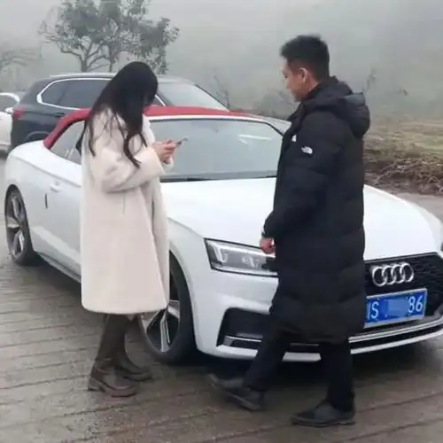 重庆男子开跑车相亲,女生一眼沦陷但又心生自卑怕自己配不上他
