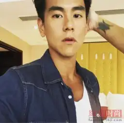 爱上彭于晏荧幕外的十年痞帅卖萌风骚撩人
