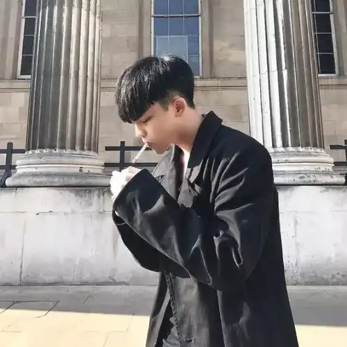 男女抽烟头像壁纸
