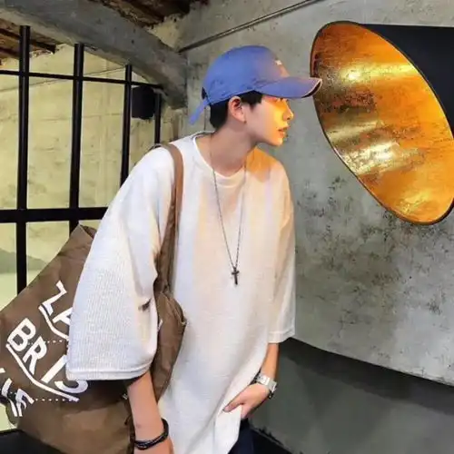 头像壁纸人间枝头,各自乘流
