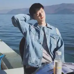 潮男头像丨我还是很爱你,像风走了八千里
