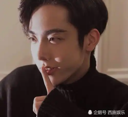 说晚安显得太low6句污污情话送给你,直男脱单必备

