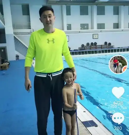 杜锋儿子成暖男10岁就成家里搬运工,还能炒得一手好菜
