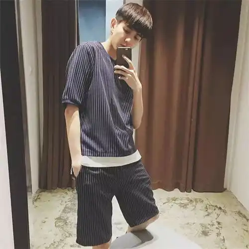 偏瘦型男生穿t的错误示范,t恤并不百搭
