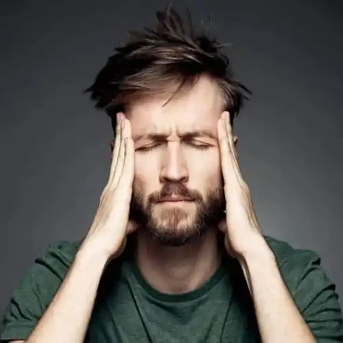 谈情说爱男人是否说谎肢体语言来拆穿
