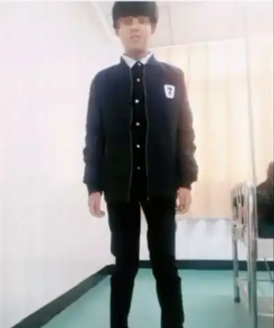 18岁男孩被折磨15年去世父信村医只让他吃无限极
