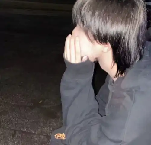 有点小拽的男生头像
