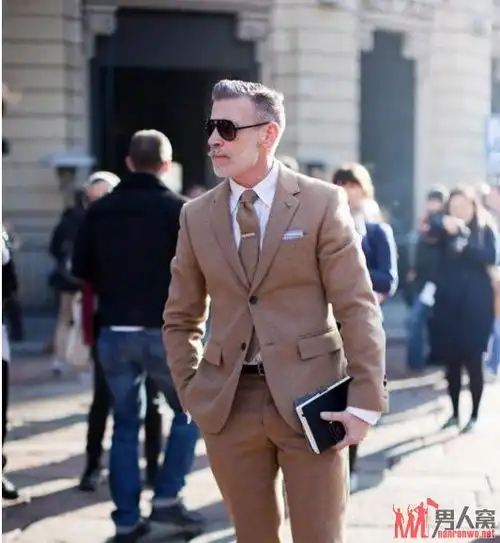 全球最会穿衣的老型男nickwooster
