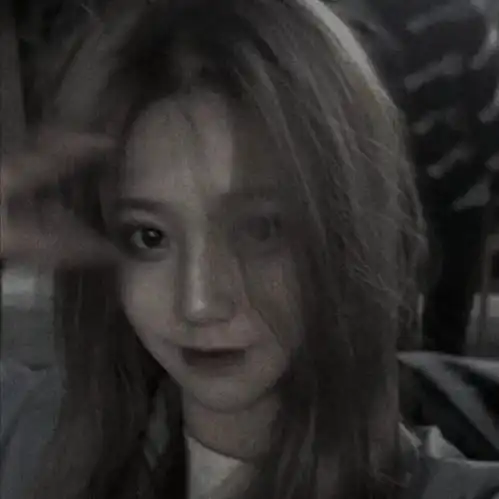 丧到极致的抑郁文案你应该像夜空一样迷人,而不是自顾自的消沉
