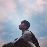 孤独旅人配的qq头像
