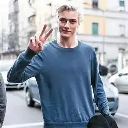 不管萌正太还是痞小子,时尚圈的鲜肉在生孩子这事上达成了高度统一

