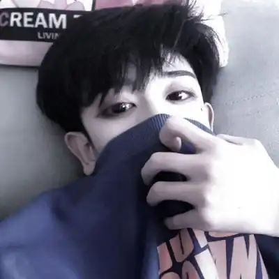 2023慵懒帅气男生头像
