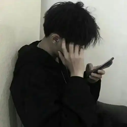 有哪些第一眼就让你觉得惊艳的男生头像
