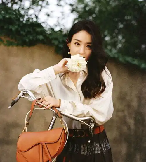 赵丽颖新剧来袭,与全能型艺人飙演技,这股暗黑风不火不行了
