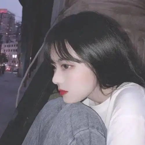 女生头像冉冉上升
