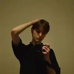 欧美男生头像是谁赠我们遇见,却不一并赠我们永远
