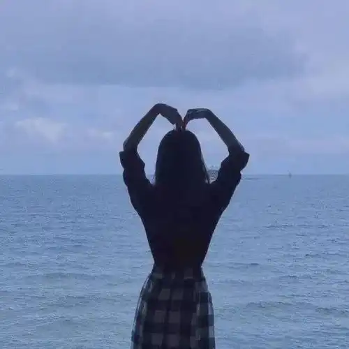 情侣头像文案的温柔分享
