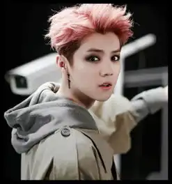 最近烟熏妆很火,忍了刘昊然,忍了蔡徐坤,看到他被打了
