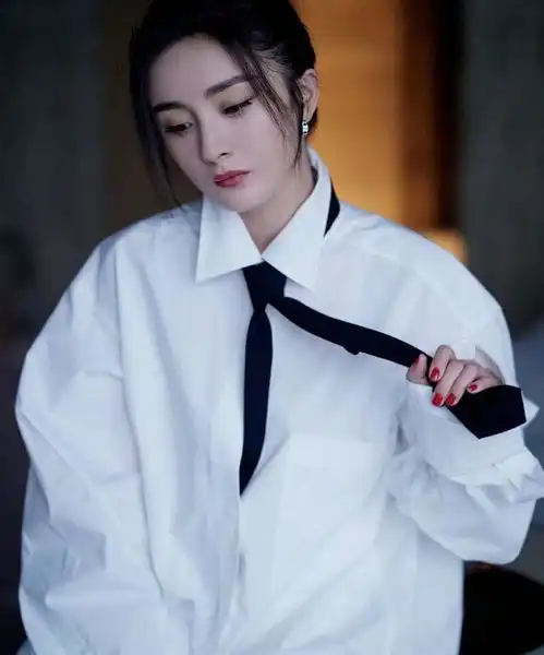 杨幂新剧合作于正艺人,男主咖位不够她现在这么饥不择食
