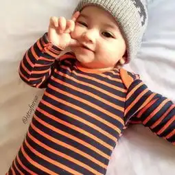 超萌3国混血宝宝一出生颜值就击败99.99的人

