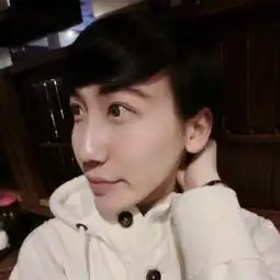 又见整容蛇精男走红网络
