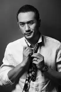 黄觉黑白写真曝光
