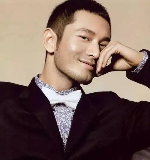 杨烁邪魅一笑,陈思诚自认长得特别漂亮,求求这些男星去去油吧
