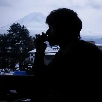 软辞男头
