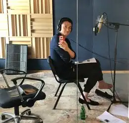 周一围回应共享奶茶一事,称条件艰苦却遭误解
