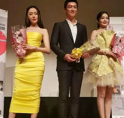 为啥男人喜欢长得甜的当张天爱李沁站在一起,全明白了
