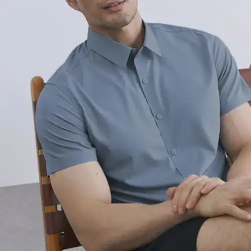这件会变形的男士衬衫系上扣子是职场战袍解开纽扣秒变街头潮男西裤袖口时尚元素网易订阅
