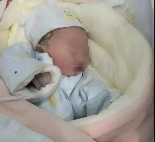 妻子生育当天丈夫就抱走孩子,想要娃先还7万元彩礼
